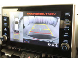 バックモニター付なので後退時に後方が見えるので安心。 車は構造上、死角がたくさんなので万が一を考えると必須ですね。 あくまで補助の為の装備、バックは目視で確認する事が重要ですよ。