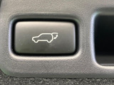 【パワーバックドア】スマートキーや運転席のボタンを押すだけでリアゲートが自動で開閉します!荷物を持っている時や、高い位置にあるバックドアを閉める際に便利な機能です♪