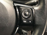 【ステアリングスイッチ】左です。ハンドルから手を離さず、運転に集中したまま手元でオーディオ操作等ができます。