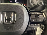 ハンドルにHondaセンシング系のクルーズコントロールやレーンキープアシストなどのスイッチが装備されています。ハンドルから手を離さず安全に操作できます。