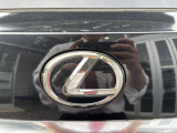 リヤにレクサスのエンブレム