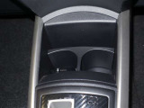 カップホルダー!やはりしっかりしている純正の装備が良いですね!