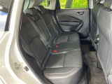 後部座席も気になるようなキズ・汚れやへたり等、大きなダメージはなく、良好な状態です。