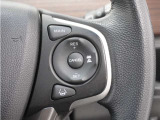 ◆アダプティブクルーズコントロール◆予め設定した車速内でクルマが自動的に加減速。前走車との適切な車間距離を維持しながら追従走行します。【LKAS】車線維持支援システムでステアリング操作を支援。