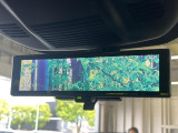 【インテリジェントルームミラー】後席の大きな荷物や同乗者で後方が確認しづらい時でも安心!カメラが撮影した車両後方の映像をルームミラー内に表示。クリアな視界で状況の確認が可能です!