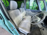 運転席シート廻りは使用感も少なく、良好な状態となっています。丁寧に使われていたことがよくわかりますね。
