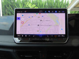 ディスカバー搭載。「VW Connect」というeSIMが内蔵された画期的なシステムです。地図データなど自動で情報を更新することができるのが大きな魅力。なお、CD/DVD・TVは廃止されてます