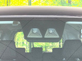 【トヨタセーフティセンス】走行中に前方の車両等を認識し、衝突しそうな時は警報とブレーキで衝突回避と被害軽減をアシスト。より安全にドライブをお楽しみいただけます。