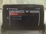 Apple Carplay・Android Auto対応!マツダ コネクト(コマンダーコントロール)でスマートフォンを操作して、通話、音楽を聴いたり、マップで目的地を調べることができます。