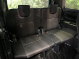 3列目シートはもちろん状態良好☆大人でもゆったりと座って頂けますので、大人数でのお出かけもラクラクです♪ご家族で、気の知れた仲間で、ドライブに行くのが楽しみですね♪