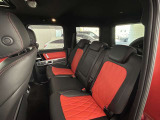 メルセデス・ベンツの定める厳しい基準をクリアしたお車のみをご案内させて頂きます。納車前整備はメーカー規定に基づき当店3Fの指定工場で入念に行なわれます。熟練のメカニックがお客様のお車を整備致します。