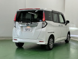 プライバシーガラスが装備されています。外を見るときには気にならずに、後方車両からは車内が見えにくくなってます