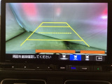 バックでの車庫入れも安心です! リアカメラが付いているバックモニター付のナビを装備しております。操作線もついており距離感も画面から確認できます。