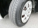 足元すっきりのホイルカバー、サイズは165/70R14。製造2022年製。劣化がございます交換もご相談ください。