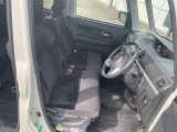 運転席前列シートです。