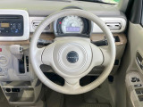 【純正革巻きステアリング】上質な革を使用することで、手にしっかり馴染みとても運転しやすいハンドルです♪