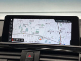 ●純正ナビ:一体感のあるナビは、高級感ある車内を演出してくれます。Bluetooth再生などオーディオ機能も充実しておりますので、運転もより楽しめます♪