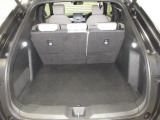 大容量のトランクルームはアウトドアなど荷物が多いアクティビティにもピッタリ!もちろんきれいにクリーニング済みです。