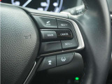 ◆アダプティブクルーズコントロール◆予め設定した車速内でクルマが自動的に加減速。前走車との適切な車間距離を維持しながら追従走行します。【LKAS】車線維持支援システムでステアリング操作を支援。