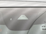 【i-ACTIVESENSE】走行中に前方の車両等を認識し、衝突しそうな時は警報とブレーキで衝突回避と被害軽減をアシスト。より安全にドライブをお楽しみいただけます。
