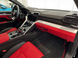 OP865/PanoramicRoof/Upper&Lower Exterior Carbon Fiber Package/Wheel Arches Carbon/Fully Electric Front Seats with Ventilation and Massage/TV/Bang&Olufsen System/HUD/Mirror Carbon