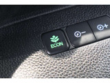 ECONスイッチの効果とあなたの運転で、クルマと力をあわせ「燃費向上=ガソリン代の節約=CO2 削減」のチャレンジをお楽しみください。