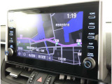 純正ナビを装備。タッチパネル式で使いやすく、お出かけもラクラクです。