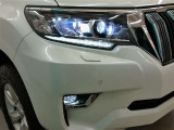 LEDヘッドライトとフォグランプのコラボです。雨や雪の日も安心!フォグランプがお車の存在を際立たせますね♪
