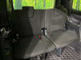 後部座席も気になるようなキズ・汚れやへたり等、大きなダメージはなく、良好な状態です。