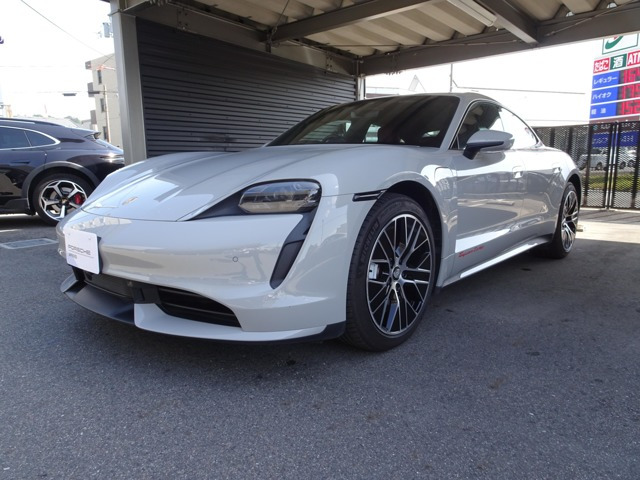 タイカン ターボ 4+1シート 4WD 