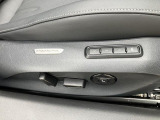 運転席助手席にパワーシート完備。
