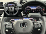 クルーズコントロール、ステアリングリモコンスイッチも付いておりますので運転中の操作も楽々ですよ!