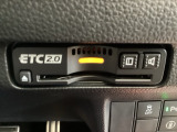 ハンドルの右下にETC2.0がついています。高速道路の料金所の通過も楽々です!。 カードの取り出しもしやすい場所についています。