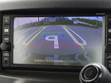 【バックモニター】車をバックさせる際に後方の様子をカーナビのモニターで確認。バック駐車を安全にスムーズに行うことができます!