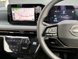ハンドル周りには車両状態の確認やナビ操作が可能なステアリングスイッチを完備♪