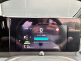 メーター内のカラーディスプレイには運転をサポートするさまざまな情報を表示します☆