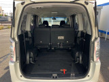 後席を格納すると、これだけの広さが!シーンに合わせたシートアレンジで、大きな荷物も積むことが出来ます♪