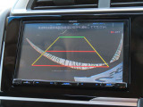 バックカメラ搭載なので後方時に車体後ろが確認出来る為、運転の苦手な方やたまに乗る方でも安心して車庫入れが出来ます☆
