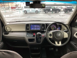 フロントガラスが大きく、ワイドな視界で運転もしやすくなるように設定されています。