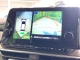 【アラウンドビューモニター】専用のカメラにより、上から見下ろしたような視点で360度クルマの周囲を確認することができます☆死角部分も確認しやすく、狭い場所での切り返しや駐車もスムーズに行えます。