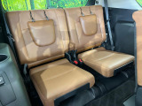 3列目シートはもちろん状態良好☆大人でもゆったりと座って頂けますので、大人数でのお出かけもラクラクです♪ご家族で、気の知れた仲間で、ドライブに行くのが楽しみですね♪