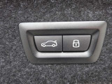 お車の車検や板金等も自社整備工場にて対応致しますので、ご安心下さい。お客様からのご来店、ご連絡をスタッフ一同心よりお待ちしております。