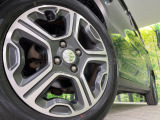 【純正15インチアルミホイール】外観にマッチした純正アルミホイールを装着しております。各種社外アルミホイールや、スタッドレスタイヤも取扱いしております。是非ご相談ください♪