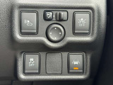 最近はほんとに安全装備は必須ですよね。。こちらの車にも衝突被害軽減ブレーキ、踏み間違い防止装置、車線逸脱警報付いてます!安全運転を心がけ、ノートePOWERと一緒に素敵なカーライフをお楽しみください☆