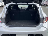 シートを立てた状態でもお荷物を置くことが出来ます♪