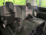 3列目シートはもちろん状態良好☆大人でもゆったりと座って頂けますので、大人数でのお出かけもラクラクです♪ご家族で、気の知れた仲間で、ドライブに行くのが楽しみですね♪