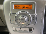 【オートエアコン】一度お好みの温度に設定すれば、車内の温度を検知し風量や温度を自動で調整。暑い&hellip;寒い&hellip;と何度もスイッチ操作をする必要はありません。快適な車内空間には必須の機能ですね♪