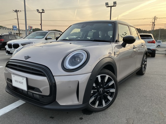 ミニ クーパー カムデン エディション DCT 