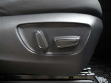 運転席はパワーシートなのでお好みのドライビングポジションに調整可能です♪