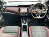 運転席周りの画像です。